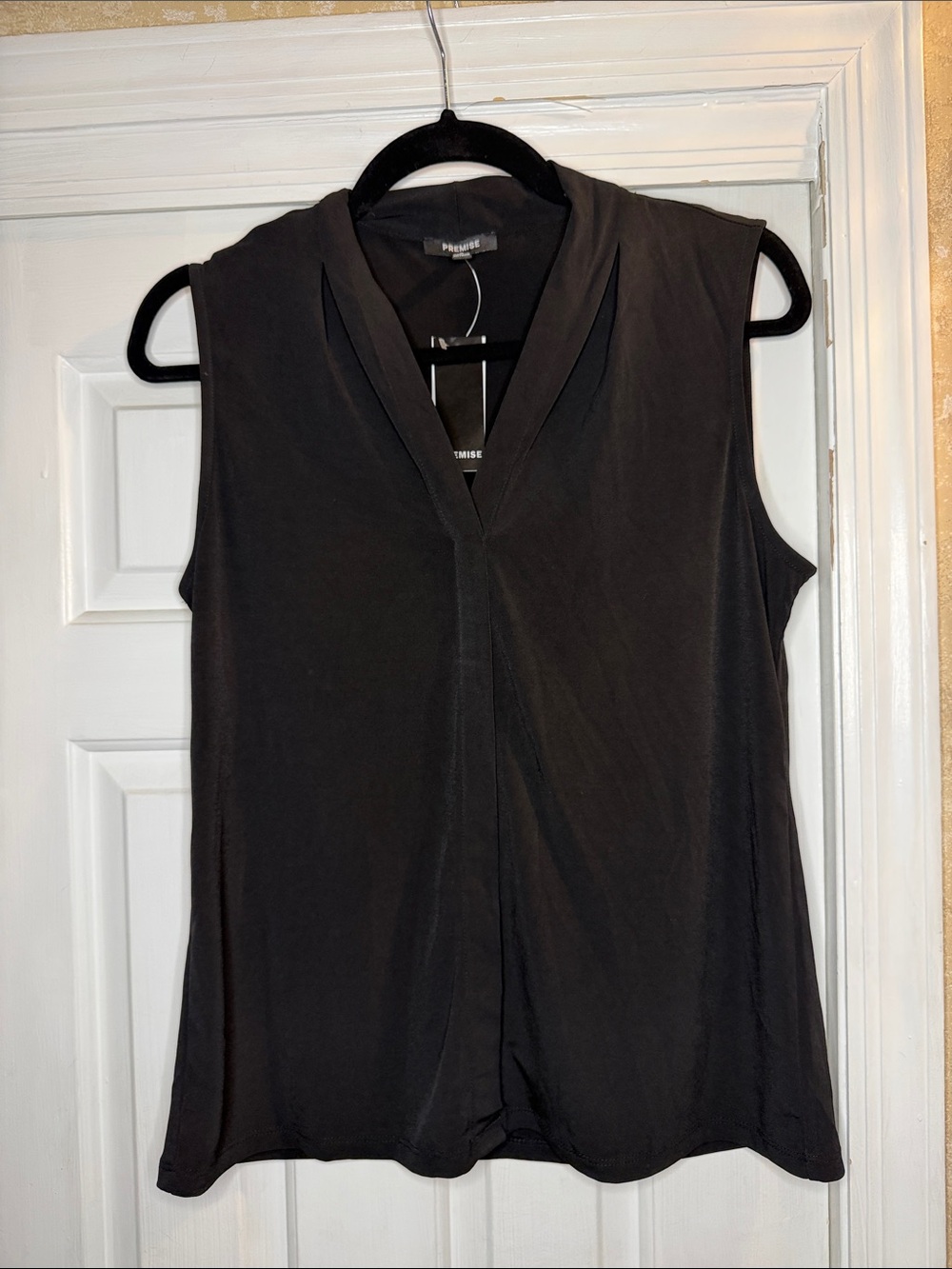 Premise Black Sleeveless V-Neck Tank